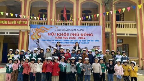 CHƯƠNG TRÌNH MŨ BẢO HIỂM – AN TOÀN CHO HỌC SINH  Trường Tiểu học Phùng Chí Kiên, thị xã Mỹ Hào